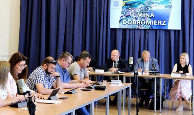 [FOTO] Wójt Dobromierza z absolutorium za zeszłoroczny budżet