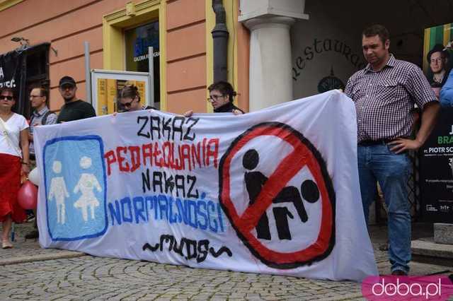 [FOTO, VIDEO] Zakaz pedałowania, nakaz normalności. 