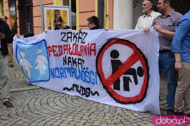 [FOTO, VIDEO] Zakaz pedałowania, nakaz normalności. 