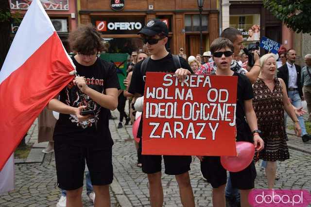 [FOTO, VIDEO] Zakaz pedałowania, nakaz normalności. 