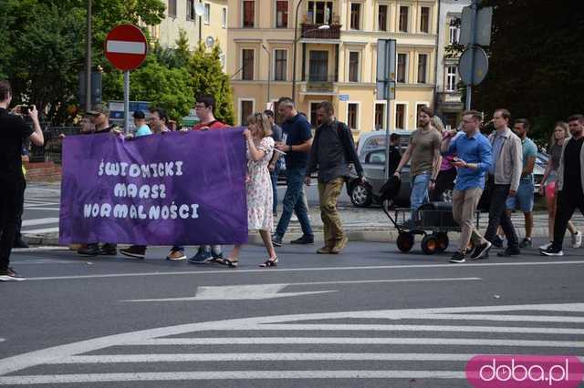 [FOTO, VIDEO] Zakaz pedałowania, nakaz normalności. 