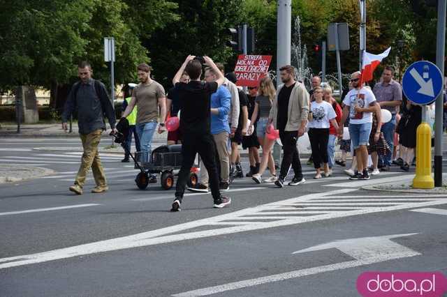 [FOTO, VIDEO] Zakaz pedałowania, nakaz normalności. 