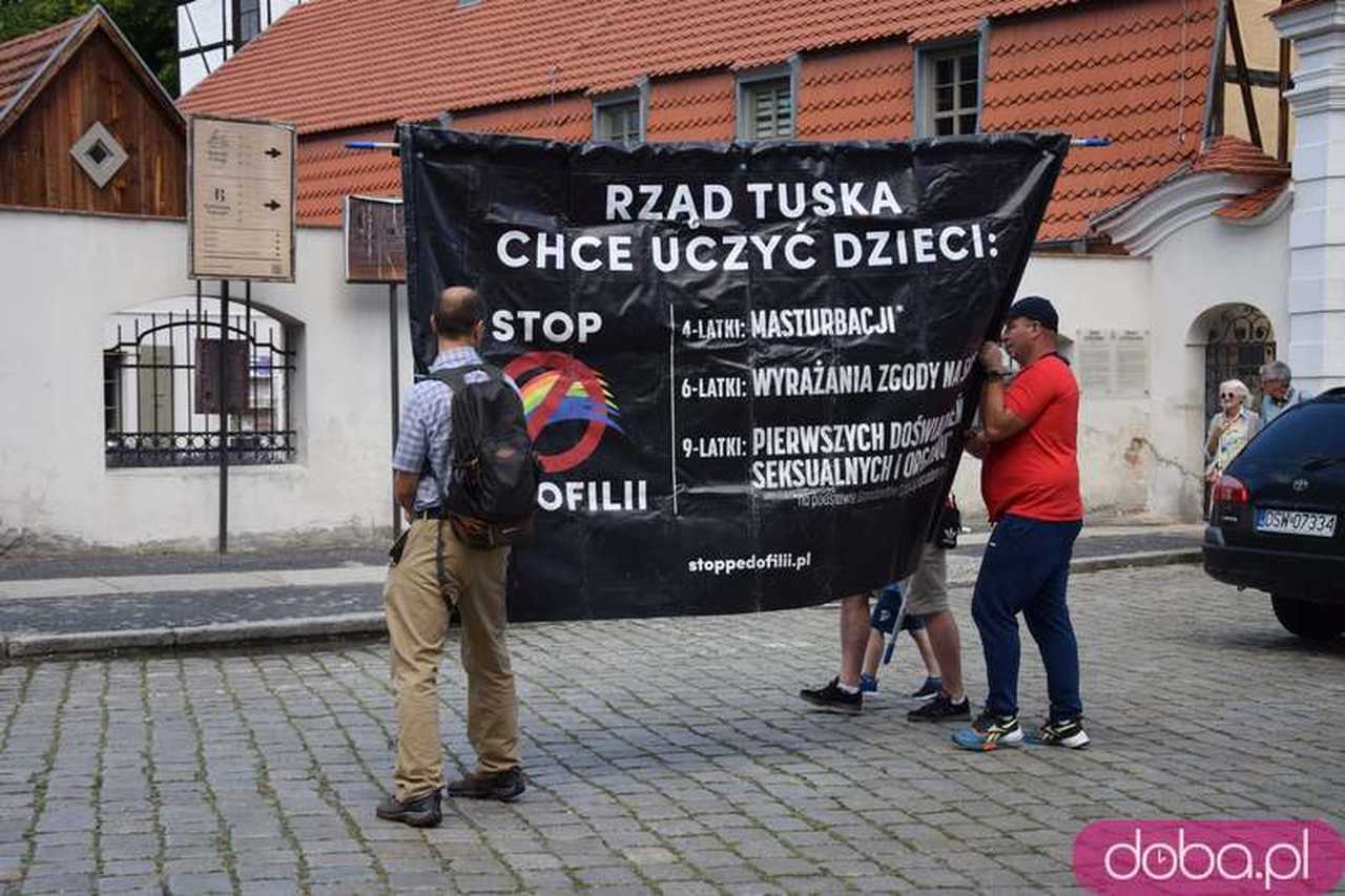 [FOTO, VIDEO] Zakaz pedałowania, nakaz normalności. 