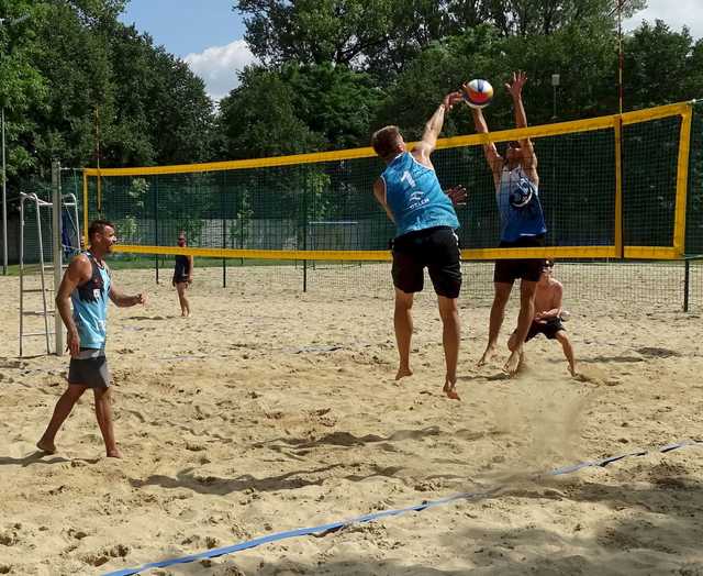 [FOTO] Rywalizowali w turnieju plażówki