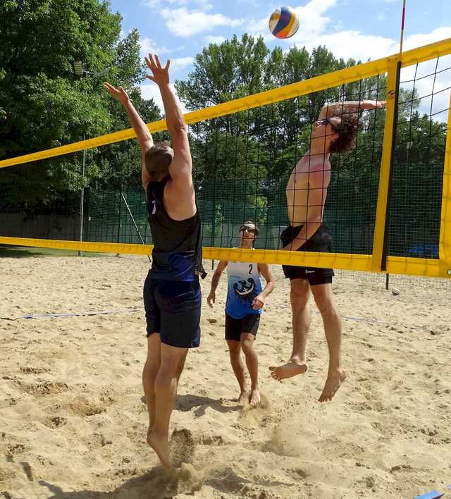 [FOTO] Rywalizowali w turnieju plażówki