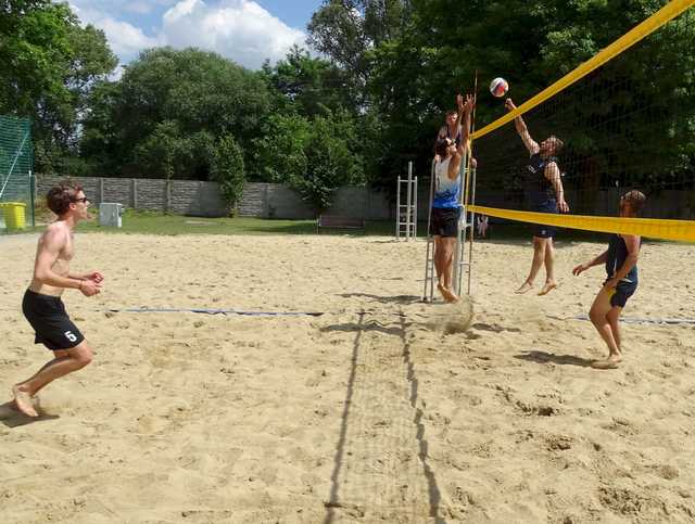 [FOTO] Rywalizowali w turnieju plażówki