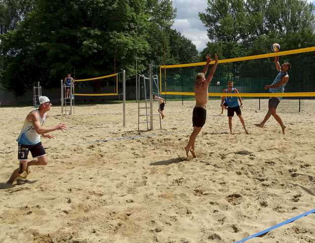[FOTO] Rywalizowali w turnieju plażówki