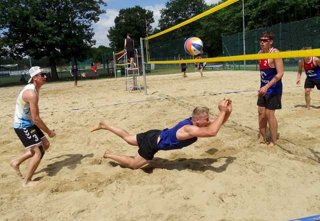 [FOTO] Rywalizowali w turnieju plażówki