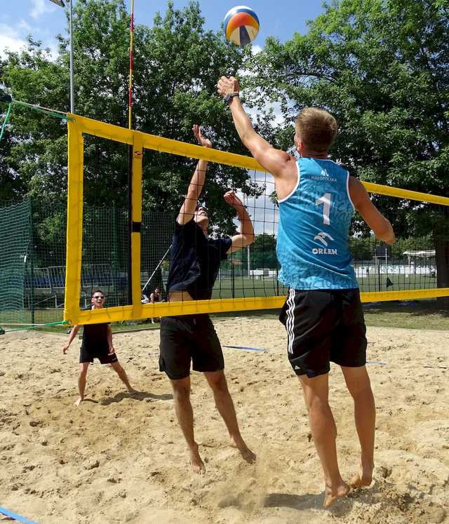 [FOTO] Rywalizowali w turnieju plażówki