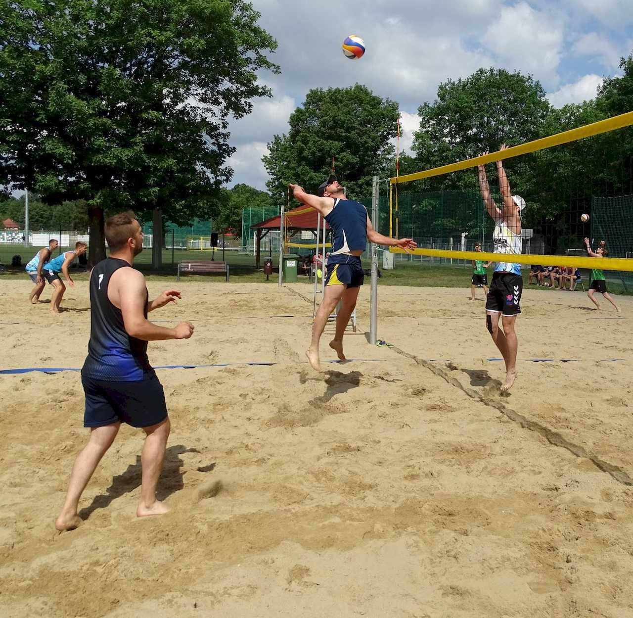 [FOTO] Rywalizowali w turnieju plażówki