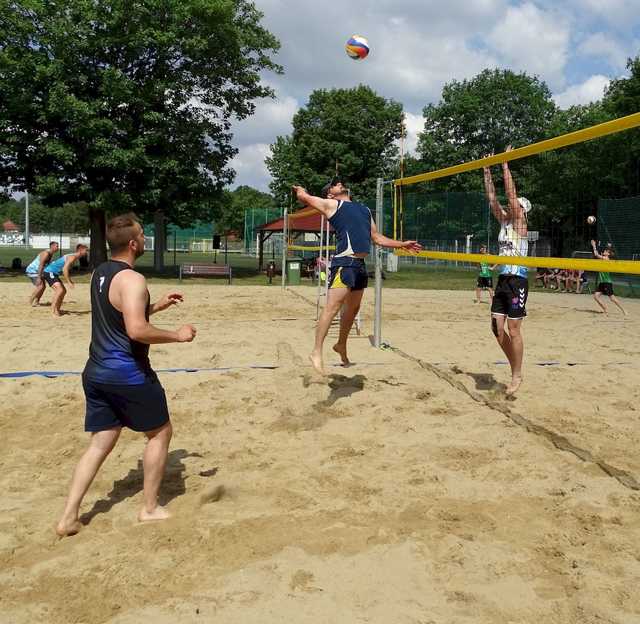 [FOTO] Rywalizowali w turnieju plażówki