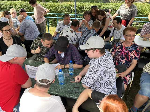 [FOTO] Quiz muzyczny z integracją w tle. Jaka to melodia w ŚDS Świdnica