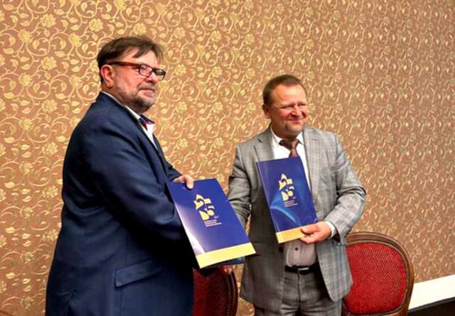 Ekonomik będzie współpracować z Akademią Angelusa Silesiusa w Wałbrzychu. Podpisano porozumienie [SZCZEGÓŁY]