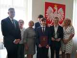 [FOTO] Do uczniów z Mokrzeszowa powędrował Laur Młodego Samorządowca