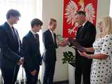 [FOTO] Do uczniów z Mokrzeszowa powędrował Laur Młodego Samorządowca