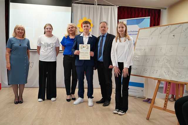 [FOTO] Do uczniów z Mokrzeszowa powędrował Laur Młodego Samorządowca