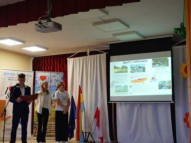[FOTO] Do uczniów z Mokrzeszowa powędrował Laur Młodego Samorządowca