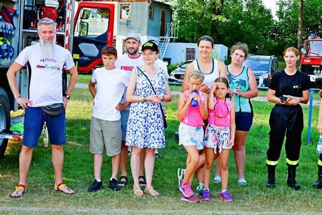 [FOTO] Biegają, aby przegonić raka. Wystartowali z Wierzbnej, skończą w Zduńskiej Woli 