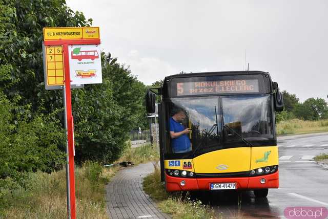 [FOTO] Start rewolucyjnych zmian w komunikacji miejskiej. Zobaczcie autobusy na nowych trasach i przystankach!