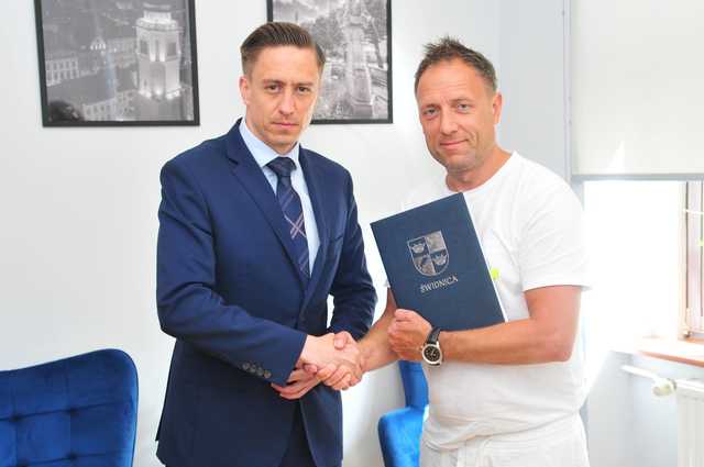 Będzie przebudowa teatru miejskiego i elewacji przyległych kamienic. Podpisano umowę z wykonawcą [SZCZEGÓŁY]