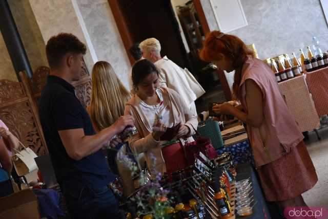 [FOTO] Duże zainteresowanie lokalnymi produktami na Targu Ziemi w Tarnawie