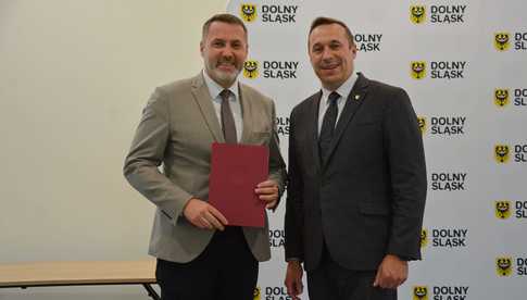 Dofinansowanie na budowę placu zabaw w Krukowie odebrane
