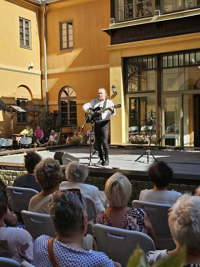 [FOTO] Janusz Cedro zagrał w Strzegomiu
