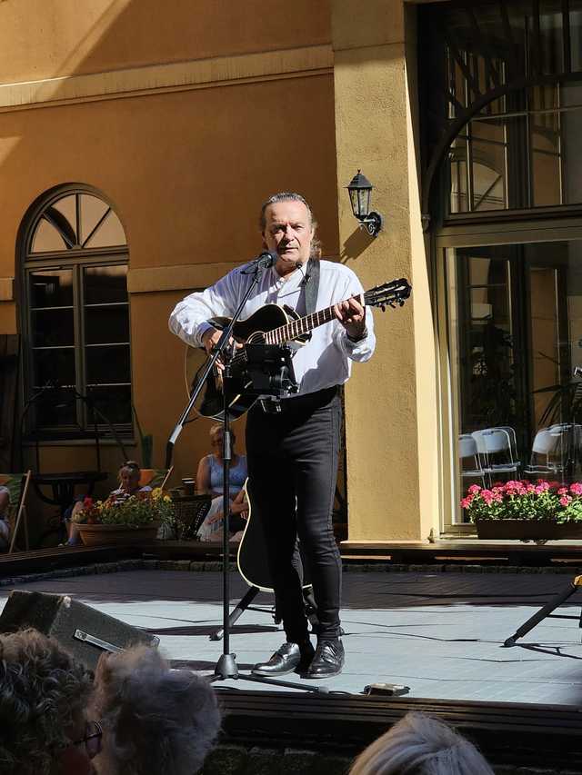 [FOTO] Janusz Cedro zagrał w Strzegomiu