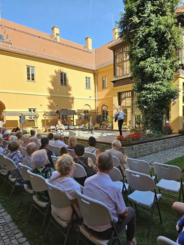 [FOTO] Janusz Cedro zagrał w Strzegomiu