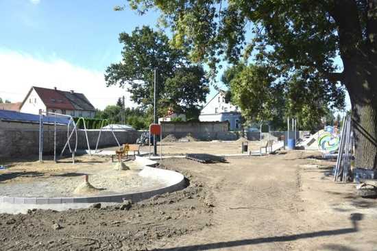 [FOTO] Trwa budowa stref aktywności w Tomkowicach i Międzyrzeczu