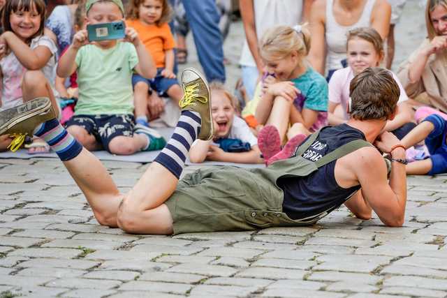 [FOTO] Magiczne przedstawienia pod gołym niebem. Ruszył Festiwal Teatru Otwartego