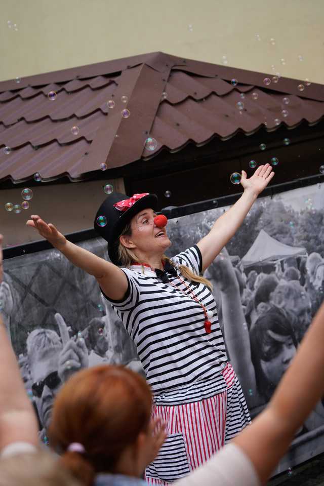 [FOTO] Magiczne przedstawienia pod gołym niebem. Ruszył Festiwal Teatru Otwartego
