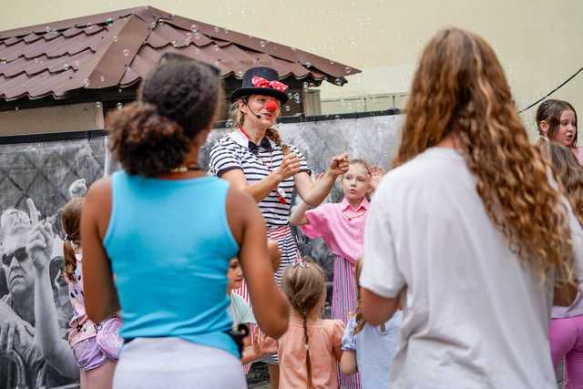 [FOTO] Magiczne przedstawienia pod gołym niebem. Ruszył Festiwal Teatru Otwartego