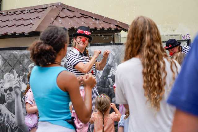 [FOTO] Magiczne przedstawienia pod gołym niebem. Ruszył Festiwal Teatru Otwartego