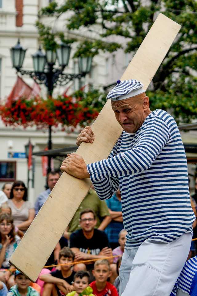 [FOTO] Magiczne przedstawienia pod gołym niebem. Ruszył Festiwal Teatru Otwartego