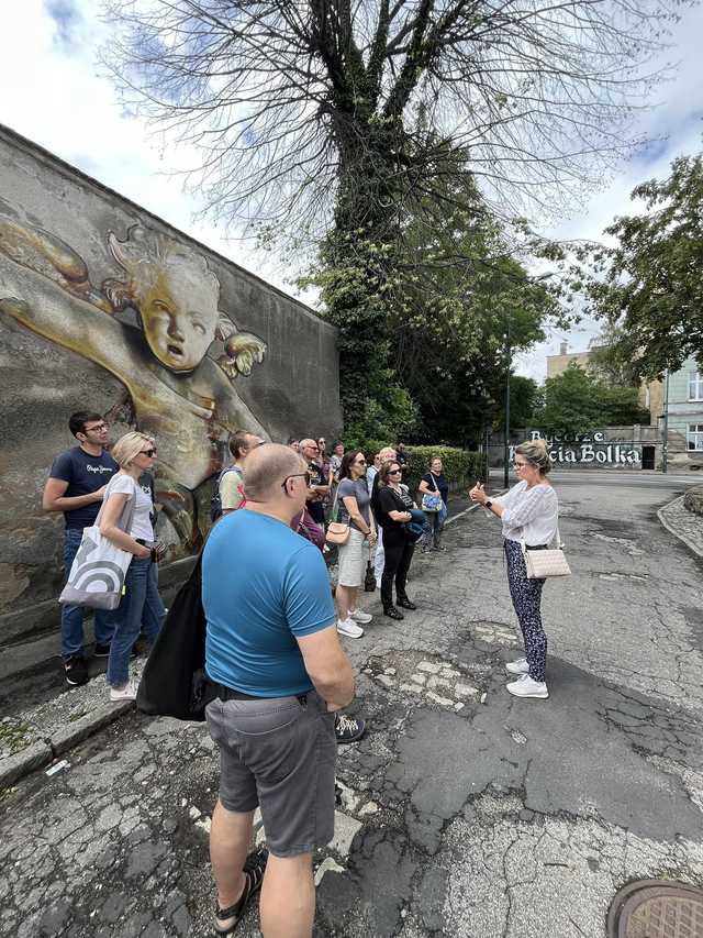 [FOTO] Plenerowe spektakle, strefa zabaw dla dzieci, spacer śladami murów obronnych. Trwa Festiwal Teatru Otwartego