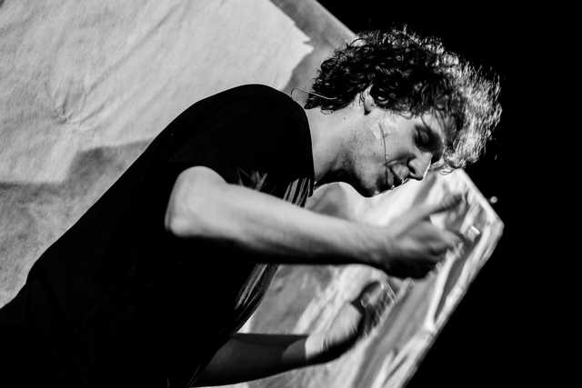 [FOTO] Plenerowe spektakle, strefa zabaw dla dzieci, spacer śladami murów obronnych. Trwa Festiwal Teatru Otwartego