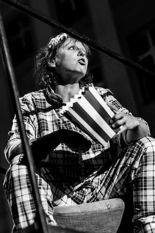 [FOTO] Plenerowe spektakle, strefa zabaw dla dzieci, spacer śladami murów obronnych. Trwa Festiwal Teatru Otwartego