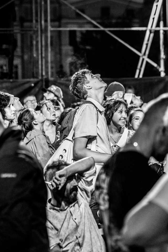[FOTO] Plenerowe spektakle, strefa zabaw dla dzieci, spacer śladami murów obronnych. Trwa Festiwal Teatru Otwartego