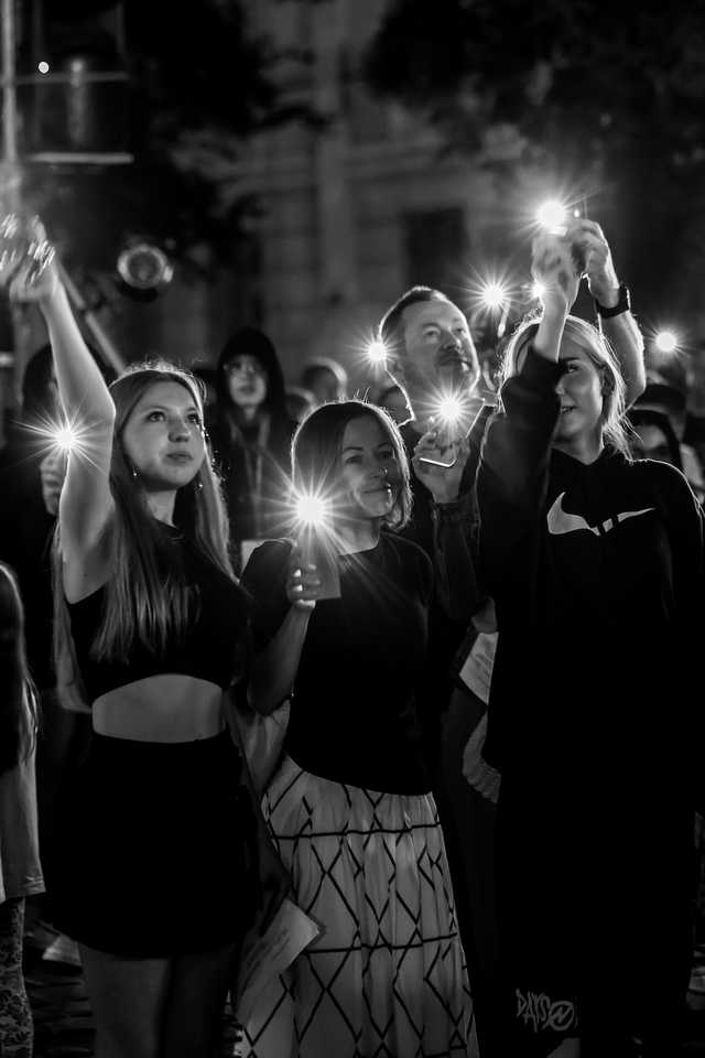 [FOTO] Plenerowe spektakle, strefa zabaw dla dzieci, spacer śladami murów obronnych. Trwa Festiwal Teatru Otwartego