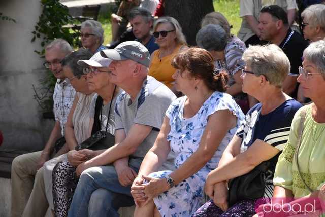 [FOTO] Park Miejski zamienił się w miejsce integracji pokoleń. Trwa piknik pełen atrakcji i dobrej muzyki