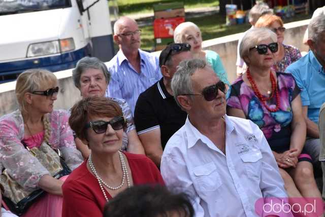 [FOTO] Park Miejski zamienił się w miejsce integracji pokoleń. Trwa piknik pełen atrakcji i dobrej muzyki