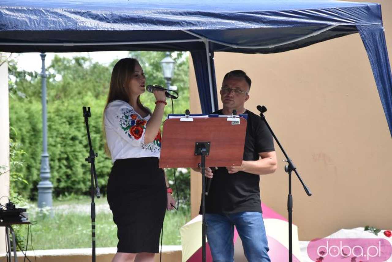 [FOTO] Park Miejski zamienił się w miejsce integracji pokoleń. Trwa piknik pełen atrakcji i dobrej muzyki