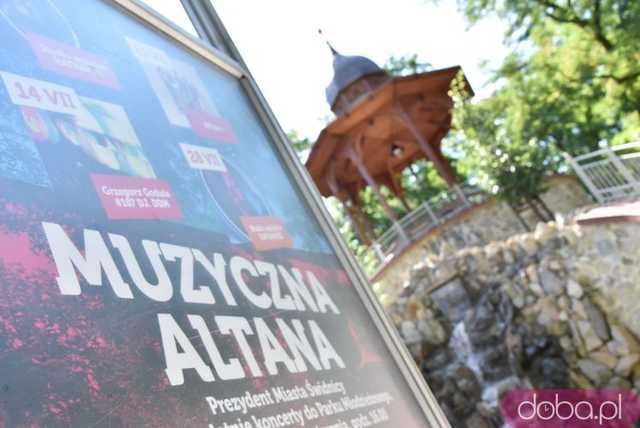 [FOTO] Nuty klasycznych kompozytorów, deep house i dźwięki podróży wybrzmiały z Muzycznej Altany w Parku Młodzieżowym