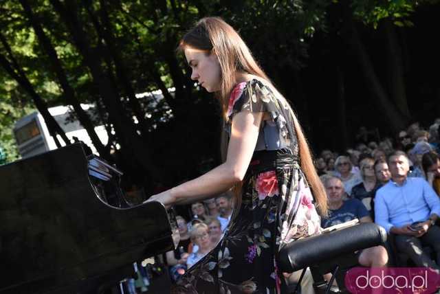 [FOTO] Utwory Chopina w wykonaniu utytułowanej pianistki wybrzmiały w samym sercu kamieniołomu