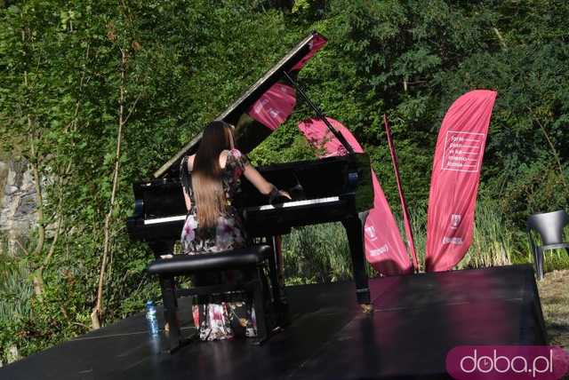 [FOTO] Utwory Chopina w wykonaniu utytułowanej pianistki wybrzmiały w samym sercu kamieniołomu