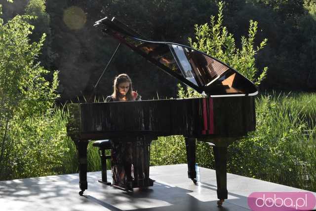 [FOTO] Utwory Chopina w wykonaniu utytułowanej pianistki wybrzmiały w samym sercu kamieniołomu