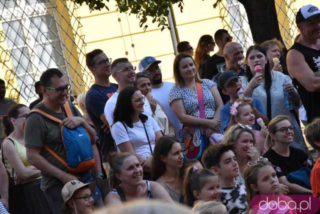 [FOTO] Uliczne przedstawienia, koncert i wernisaż wystawy na zakończenie 26. Festiwalu Teatru Otwartego