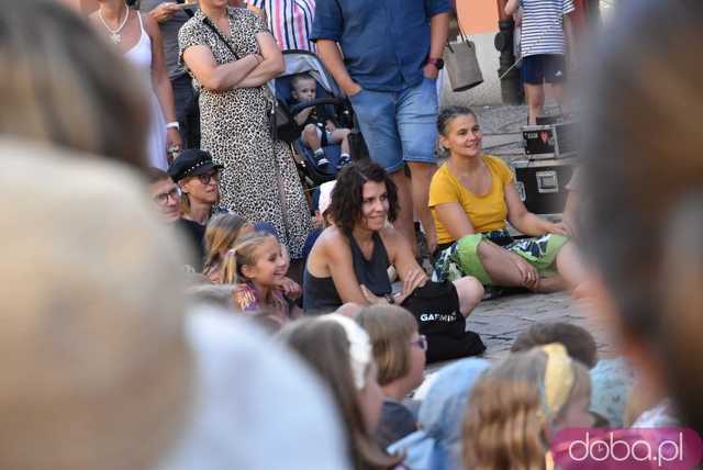 [FOTO] Uliczne przedstawienia, koncert i wernisaż wystawy na zakończenie 26. Festiwalu Teatru Otwartego