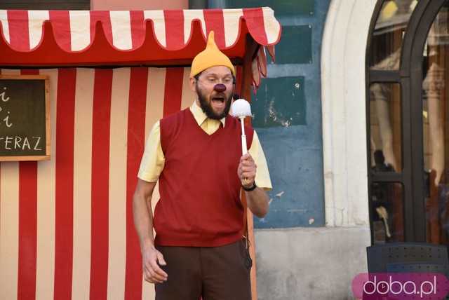 [FOTO] Uliczne przedstawienia, koncert i wernisaż wystawy na zakończenie 26. Festiwalu Teatru Otwartego